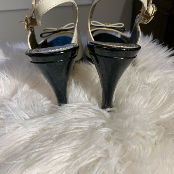 Ann Klein Classic black/white Pumps - Picture 6 of 9